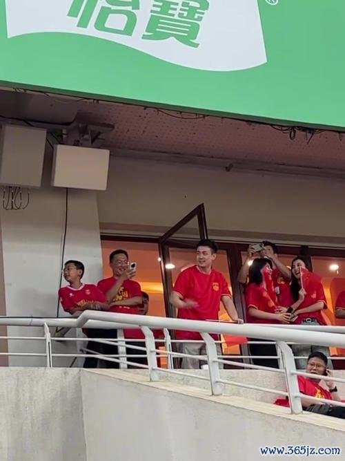 赵继伟现身助阵！国足迎战泰国比赛现场直击